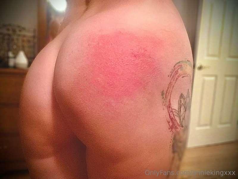 Watch your little pain slut use a belt on her ass 🍑 💥

'Like..