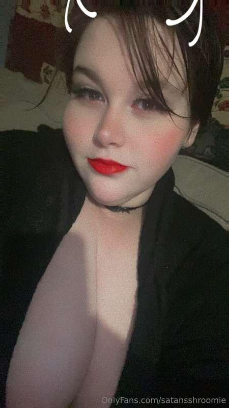 Look who’s doing so good for mommy🖤