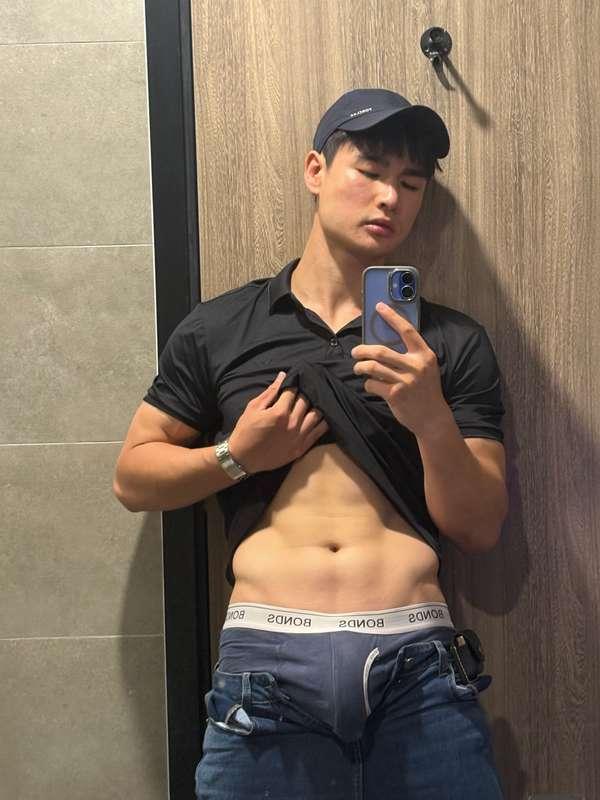 bustybrucelee image #2