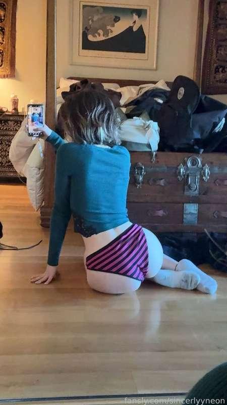 sincerlyyneon image #2