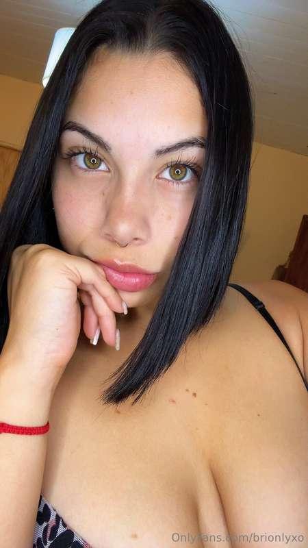 look into my eyes, what do you feel?❤️💋