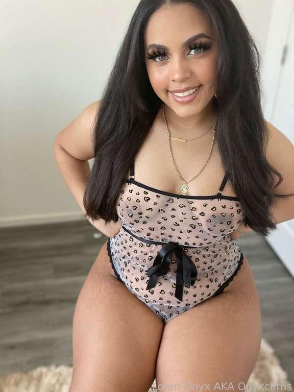 onyxcums image #1