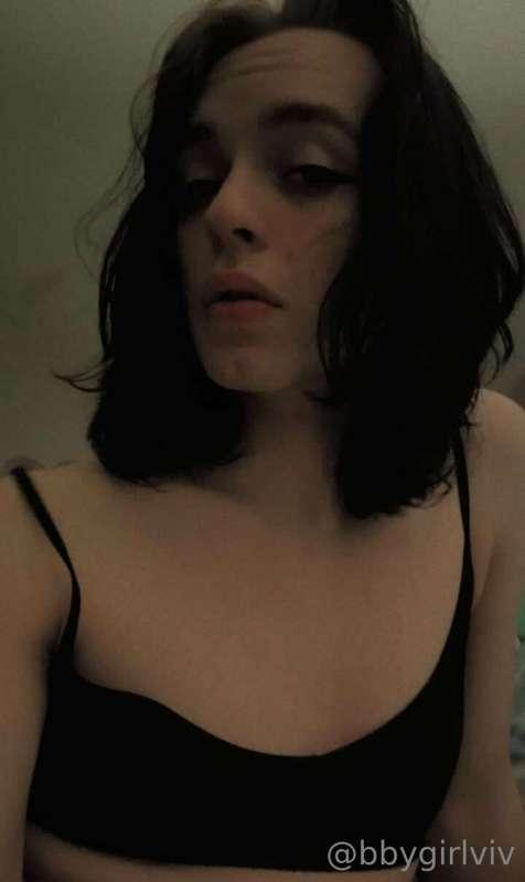 Isn’t my friend so cute?? You should go sub and have some fu..