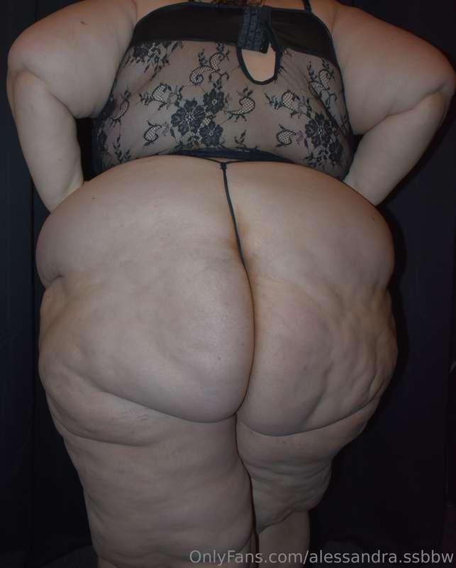 I love black lace, it's so beautiful on my body🔥