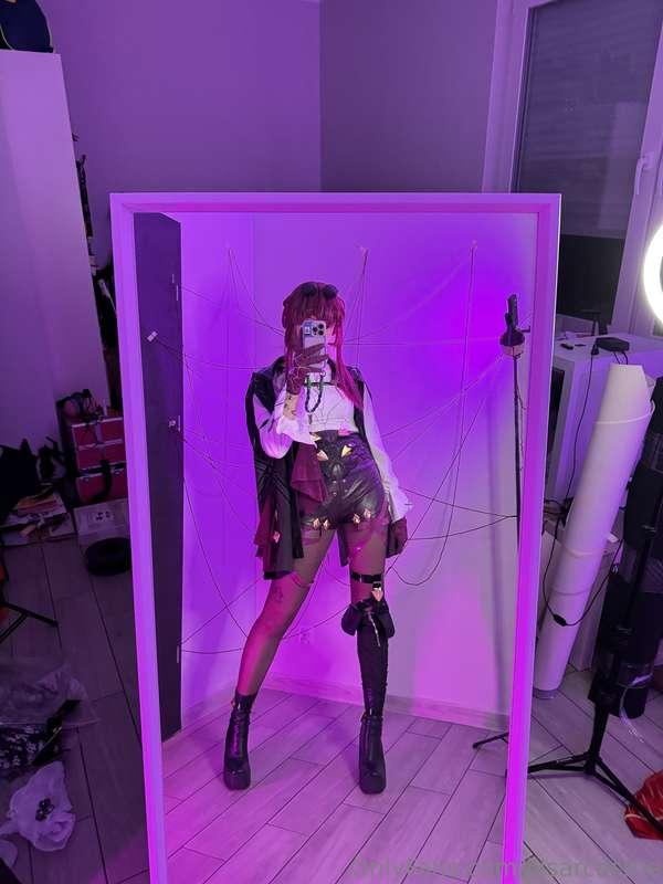 Who am i dressed up as? 👀 Drop your answer in the comments!