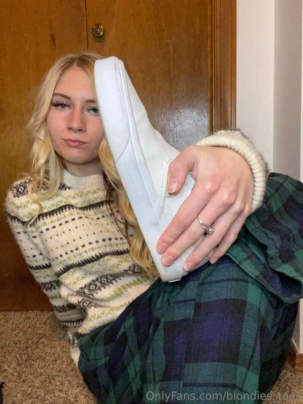 blondies_toes image #0