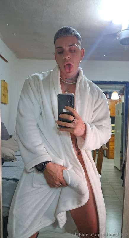 I came out of a shower very hot and my abs filled with milk,..