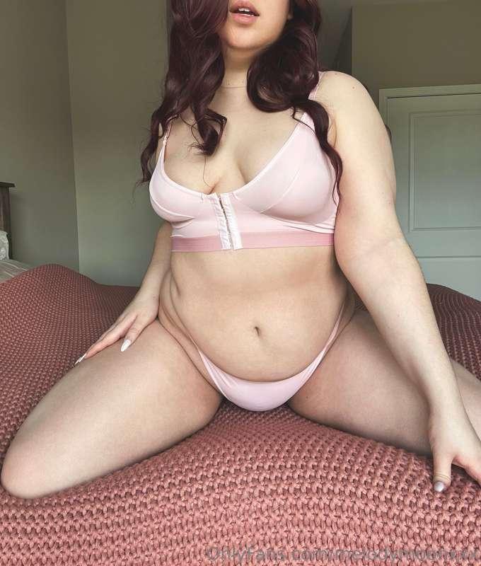 I'm currently thinking about you sliding right in 😩🤤