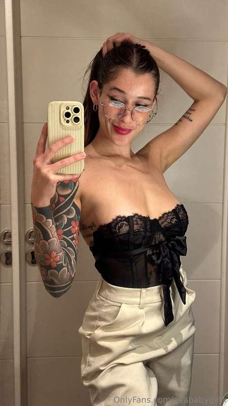 Honey, tell me which way you like it best, with glasses or w..