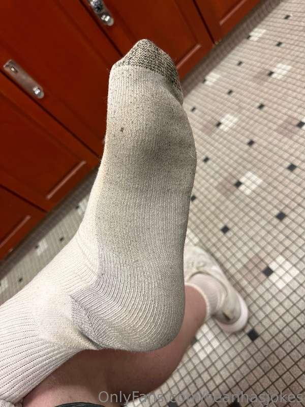 Did someone say dirty white socks🥵🫣