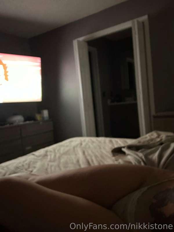 Relaxing in bed☺️