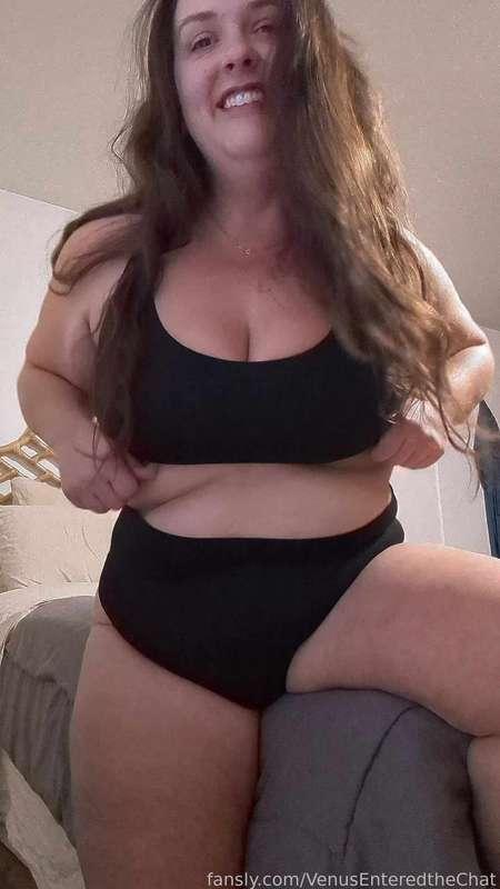 venusenteredthechat image #12