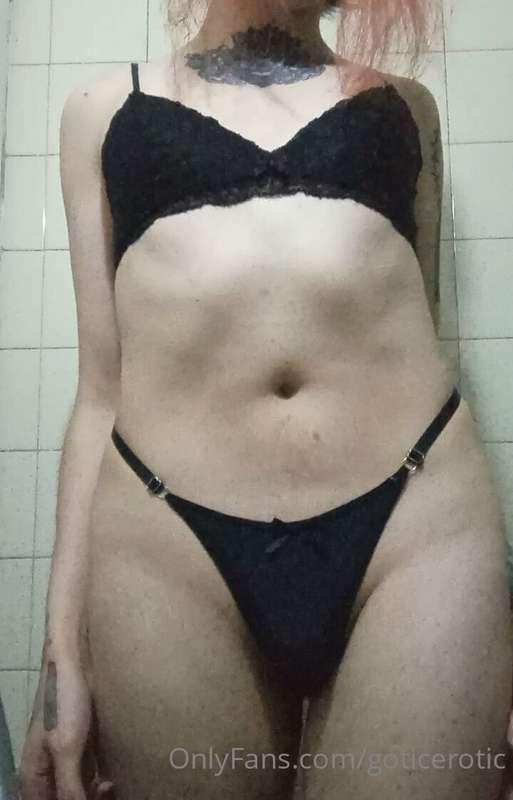 Hello, who's hot in here? Let's talk 😏😘😏😏😘