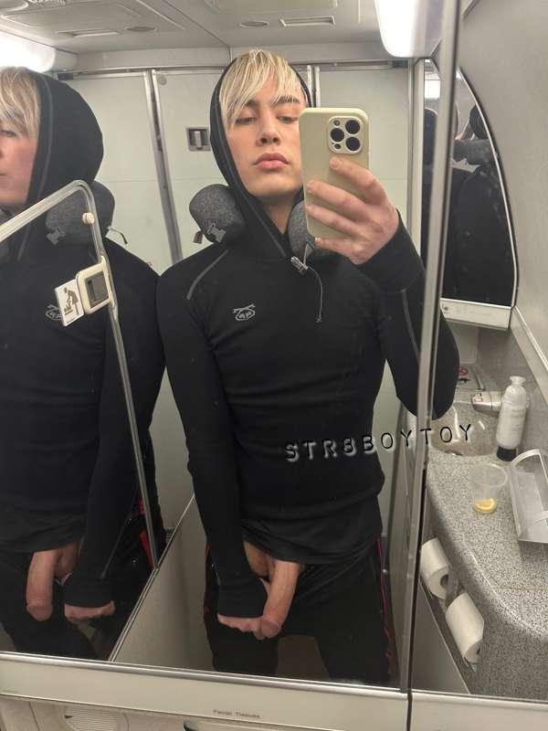 Hi my babes. I’ve ran away to Mexico for 10 days. If I’m slo..