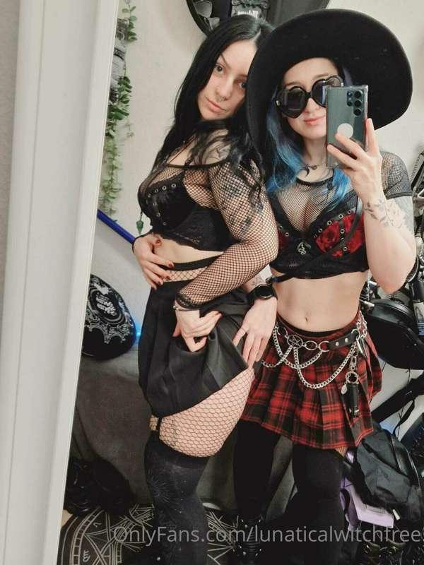 Some SEXY content coming up with lovely @nevernanoir 😈😈

Eve..