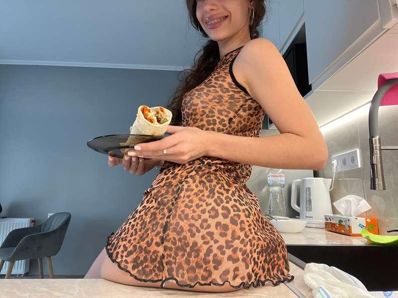 I'm making a tortilla)