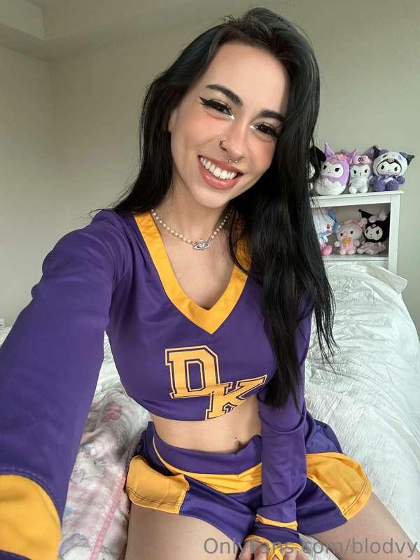 This naughty cheerleader made a mess tonight!! 😈