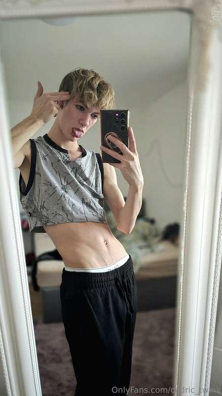 Bored 🙄💀 could use some excitement 😏🍆