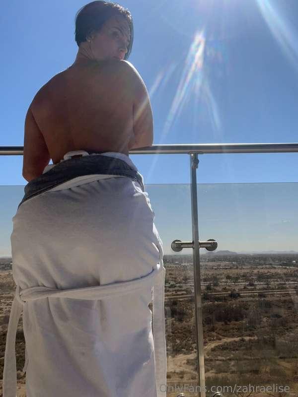 Enjoying the view? 👀💘