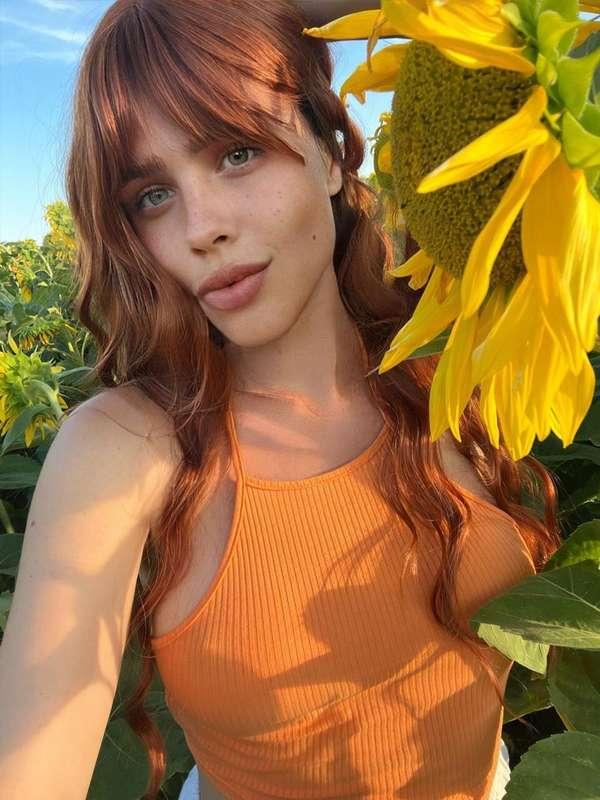 🌻💋 Sunflower Tease: Guess My Secret! 🌞✨Hey there, sunshine! ..