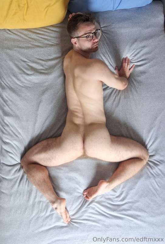 I see a few places you could explore with your tongue... 😈👅