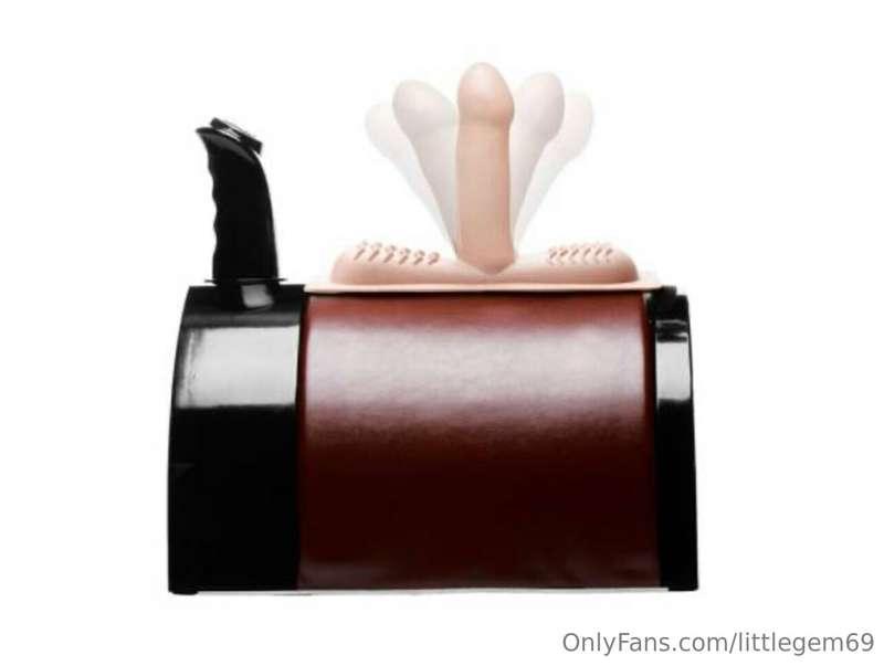 I WANT this! Would you like to see me ride it? 😈🤠
