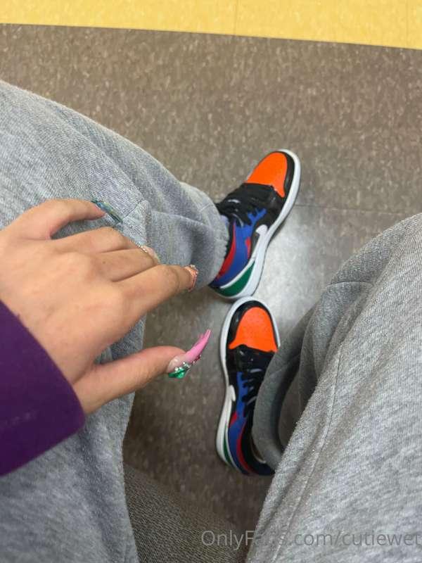 feet fetish toes out 🦶🏽🔥😍😍😍😍