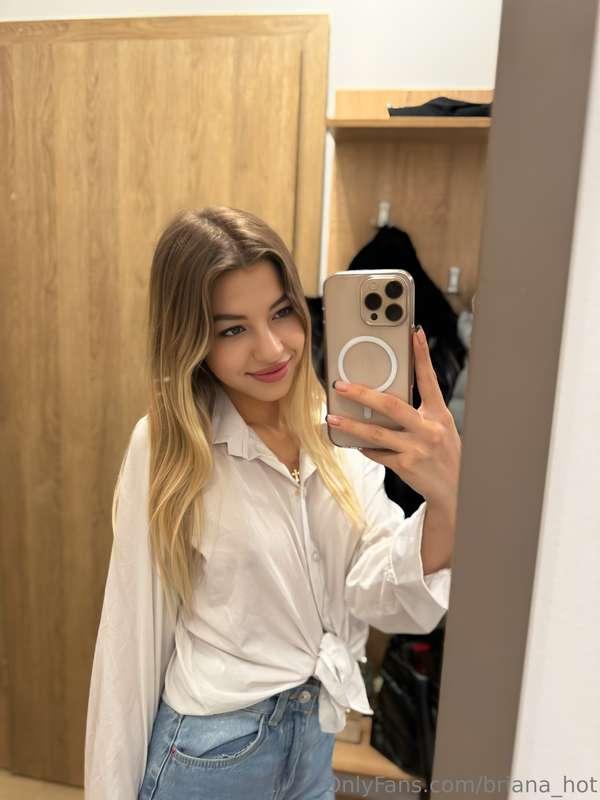 What makes you happy right now? 🥰 Write in the comments, I'm..