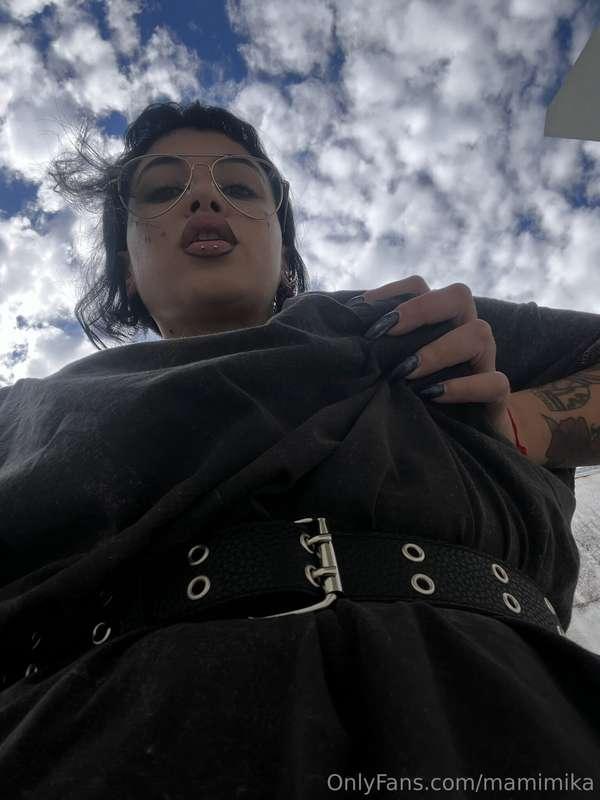 WHAT I WOULD GIVE FOR SOMEONE TO EAT MY PUSSY😩💦 run your ton..