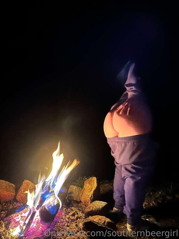 Do you toast your buns and boobs by the campfire?? 🔥