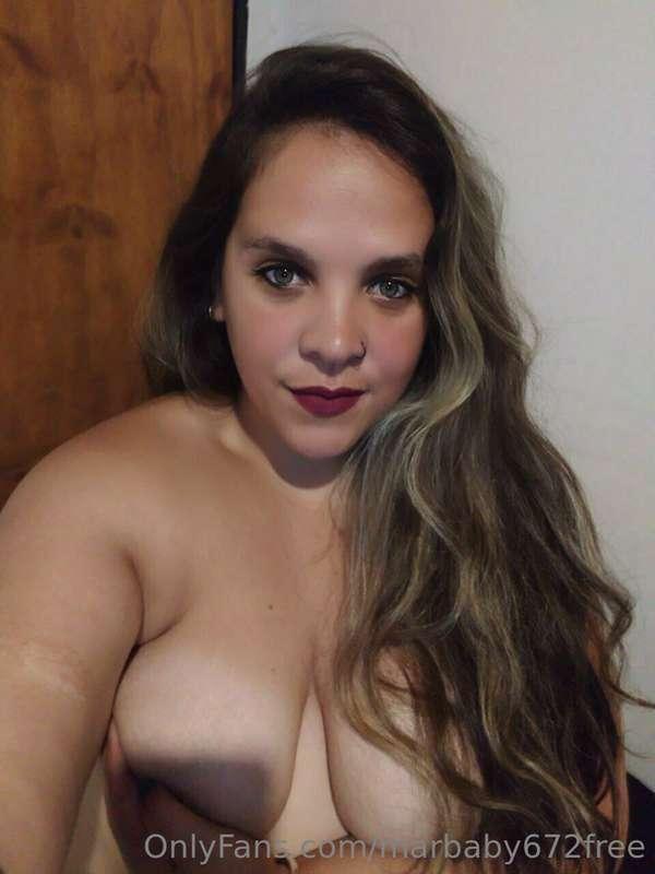 @Maiileen free subscription🤭 big ass🍑 big tits🍈🍈 fetishes👣 s..