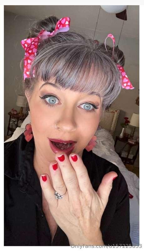 I cut my bangs, do you like them? 😉💋