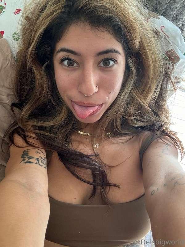 Hey boo’ text me for new dirty gym content !! Drop a comment..