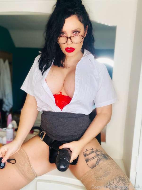 BOSS MISTRESS PEGS YOU INFRONT OF THE WHOLE OFFICE