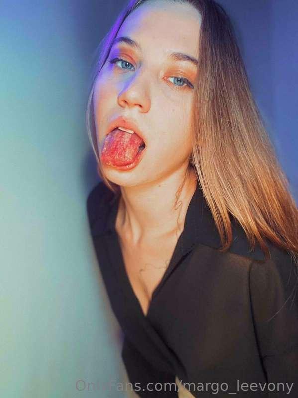 This tongue cannot be quieted - it always needs to play and ..