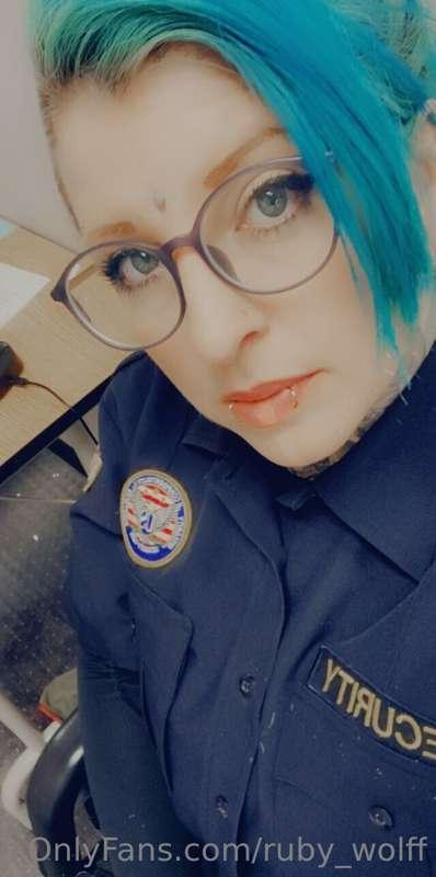 ## 🥳 It's my birthday!! 🥳

Here are some birthday selfies wh..