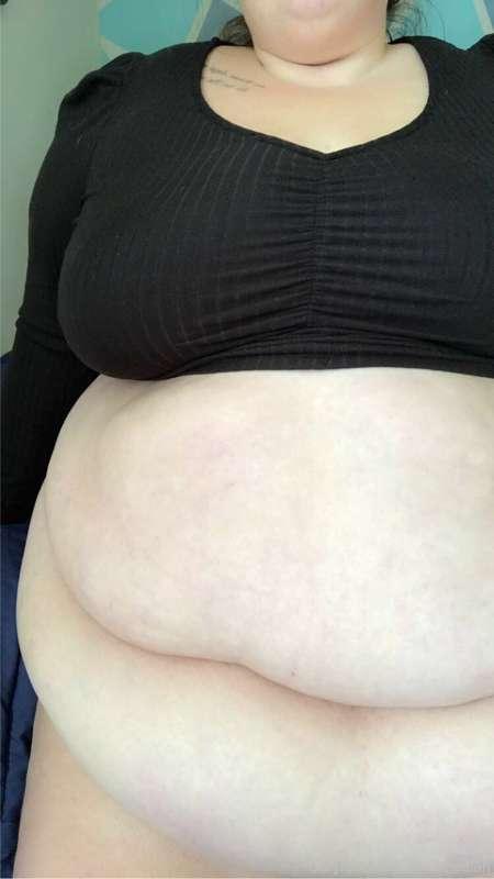 My belly is super soft today🙈💋
Could hear the bed beginning ..
