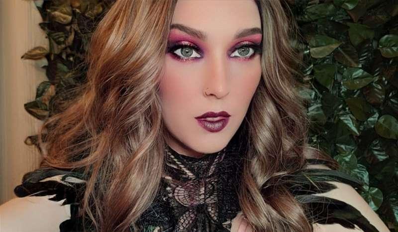 My friend came over last night and did my makeup for a littl..