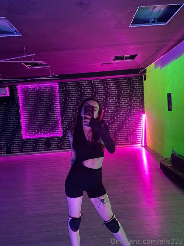 I love dancing🥰 even more I love the sexy costumes in which ..