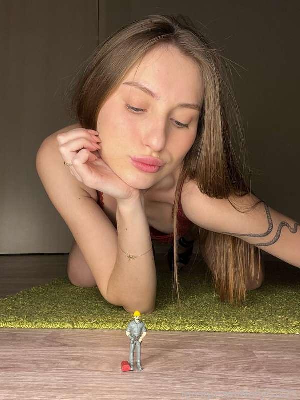 giantess_nelly image #2