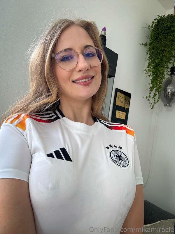 Na, wer von euch guckt heute Abend? ⚽️
