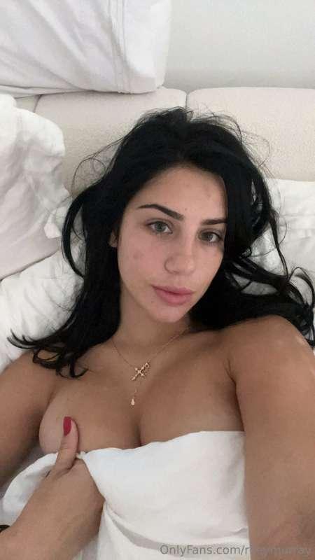 POV you wake up next to me and i look at you like this.. wyd