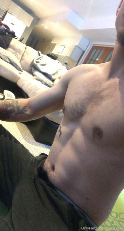 Mid workout selfie