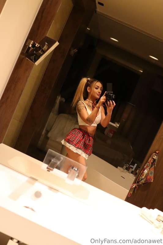 Mirror mirror, who's the hottest of them all? 🫦