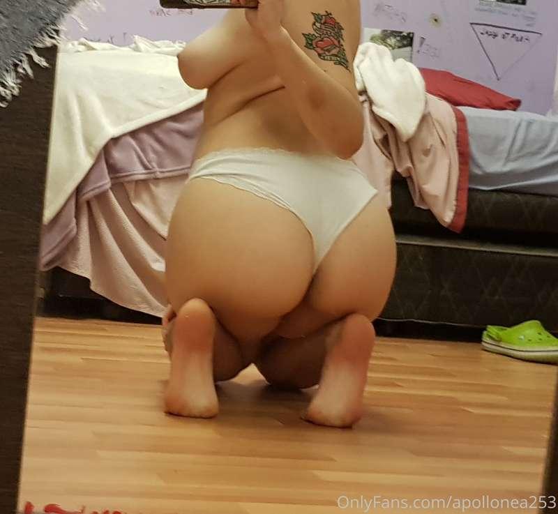 i bet this ass would be too much for a pathetic loser like y..