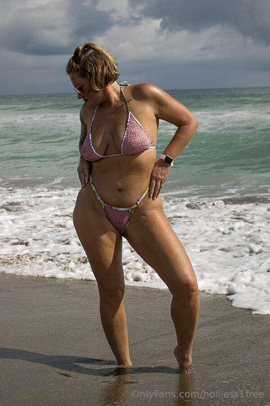 holliess1free image #3
