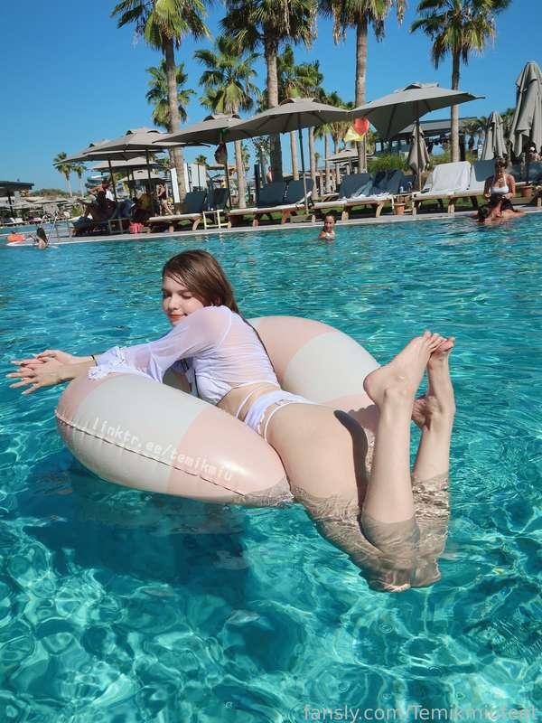 temikmiufeet image #1