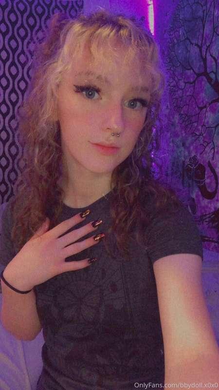 Got my nails done 😋 if you couldn’t tell they have flames 🔥