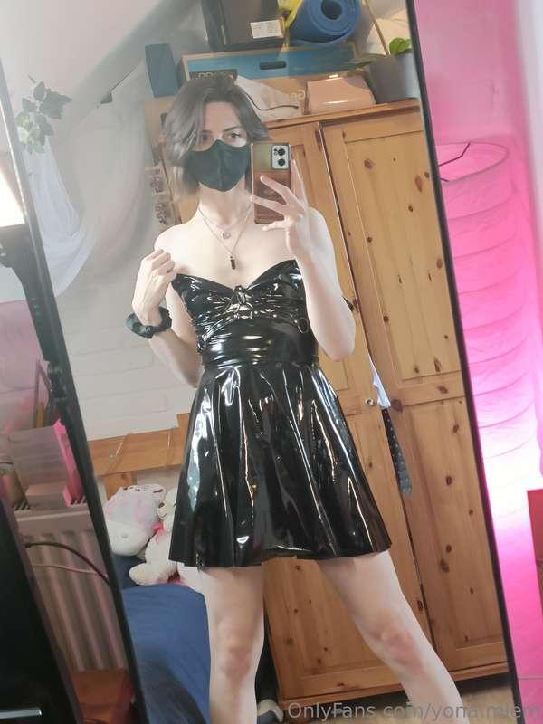 I love shiny pvc dresses, it makes me feel so powerful when ..