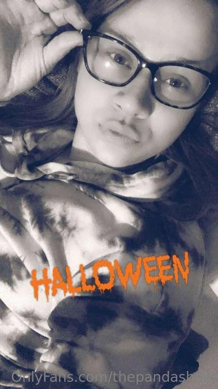I love the spooky season, good morning my loves 💋❤️😈